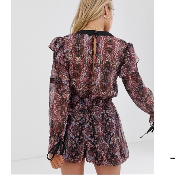 ASOS DESIGN ruffle romper  with ties in floral chiffon size 2 - Picture 3 of 14